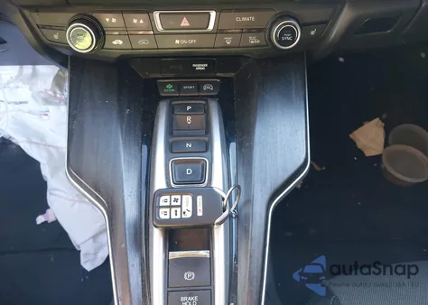 2020 Honda Clarity Plug-In Hybrid z USA, uszkodzony, nr VIN JHMZC5F17LC000882